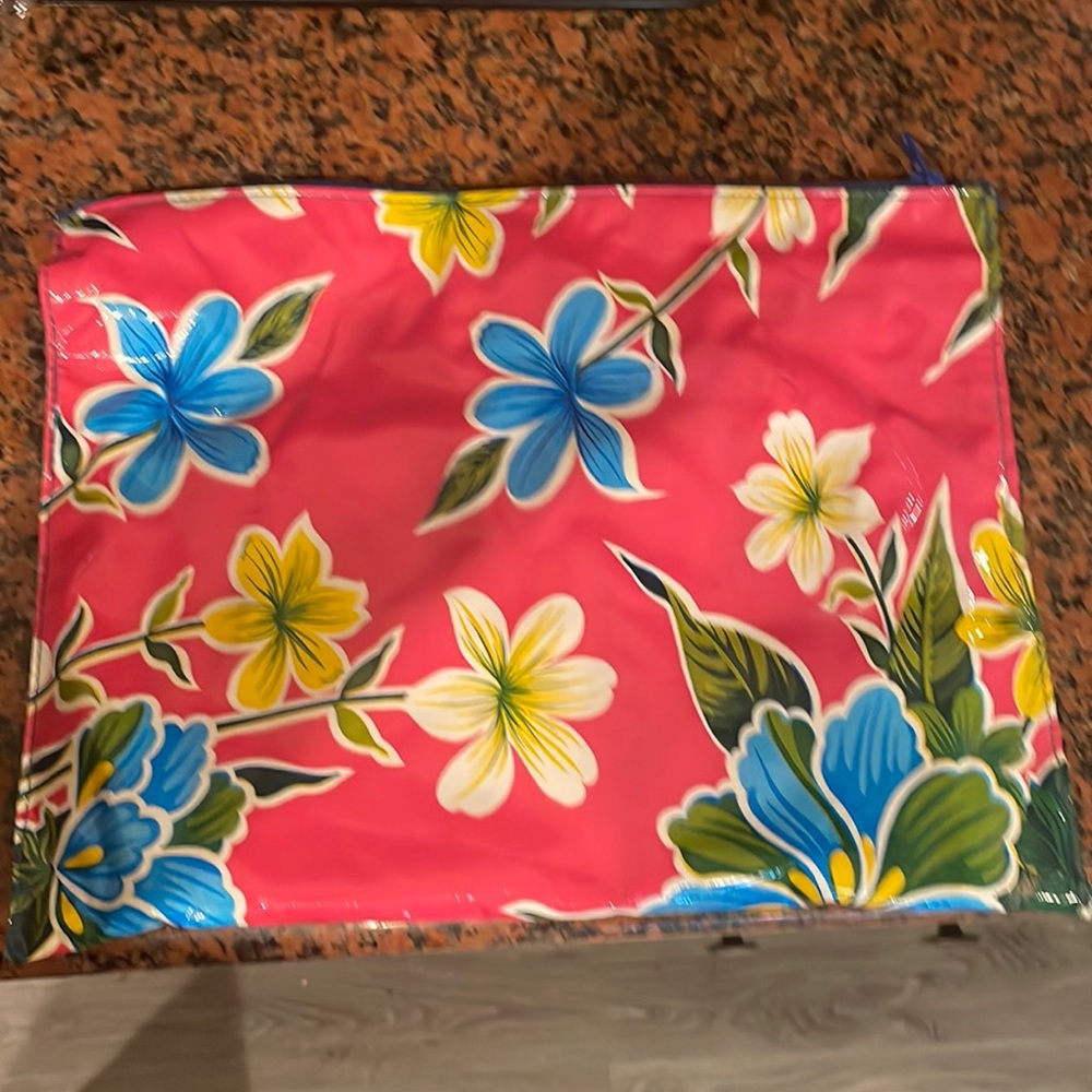 Oil cloth floral zippered pouch NWOT